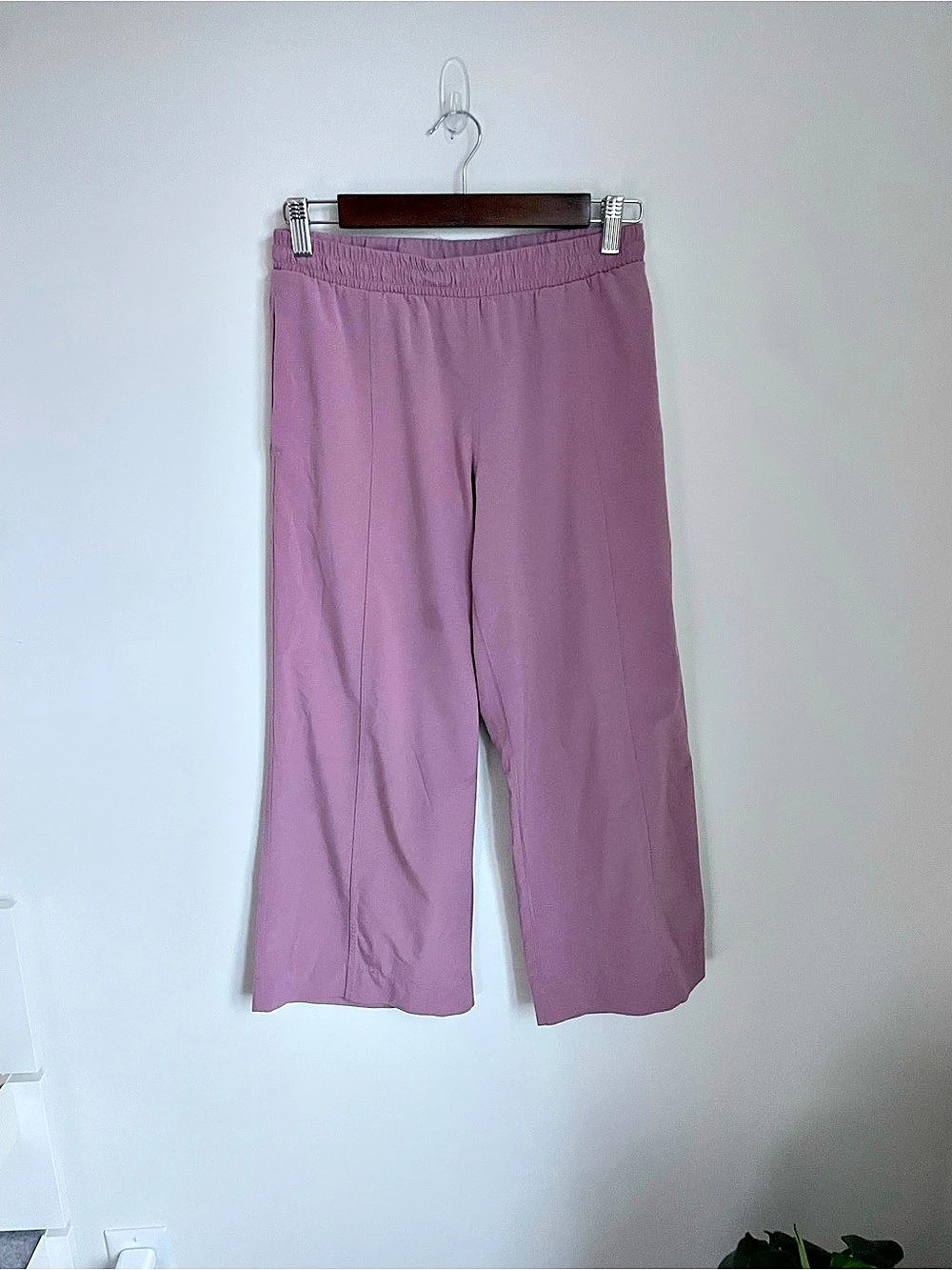 Iviva Women's Athletic Capri Pants Size 14 Purple